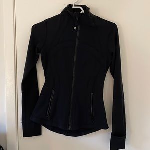 Lululemon women’s zip up size 4